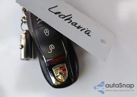 2016 Porsche Cayenne z USA, uszkodzony, nr VIN WP1AA2A22GKA37836